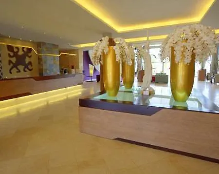 Valle Del Golf And - Hotel